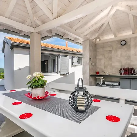 Lovely In With House Sea View Dobrinj