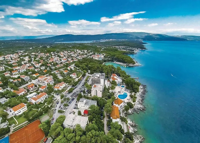 Stunning In Feriehus Dobrinj